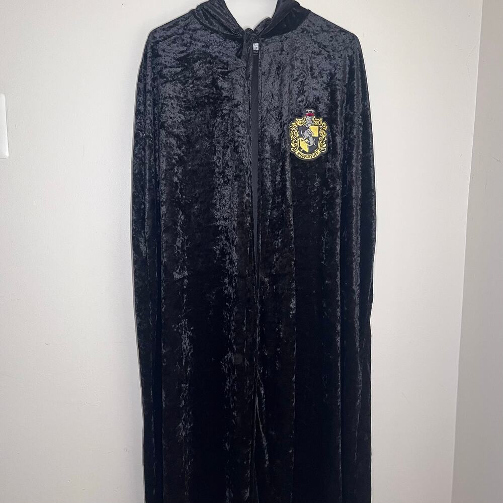 Spirit Halloween Hufflepuff Cape Unisex Adult One Size Crushed Velvet